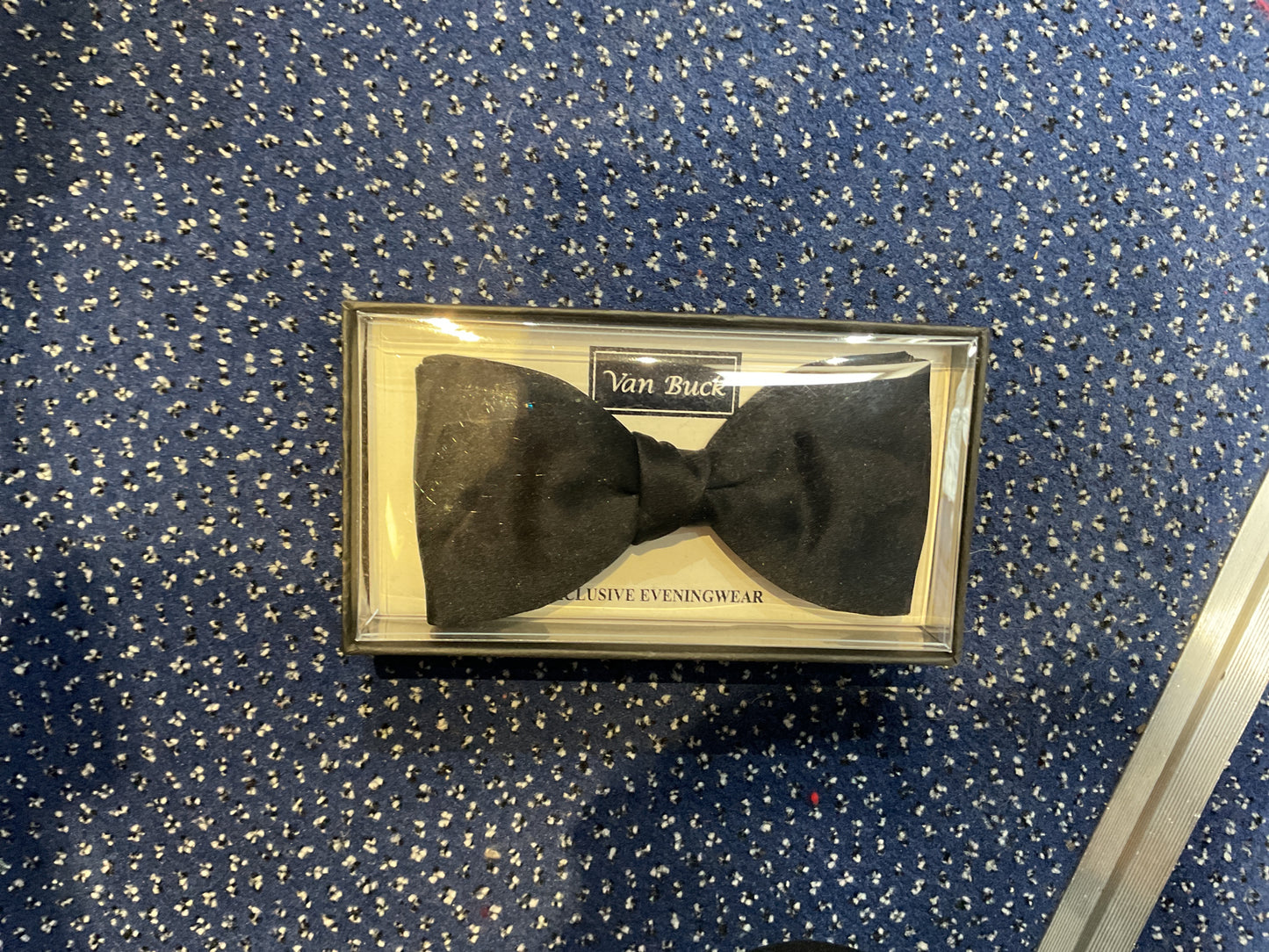 BLACK SATIN READY-TIED BOW TIE