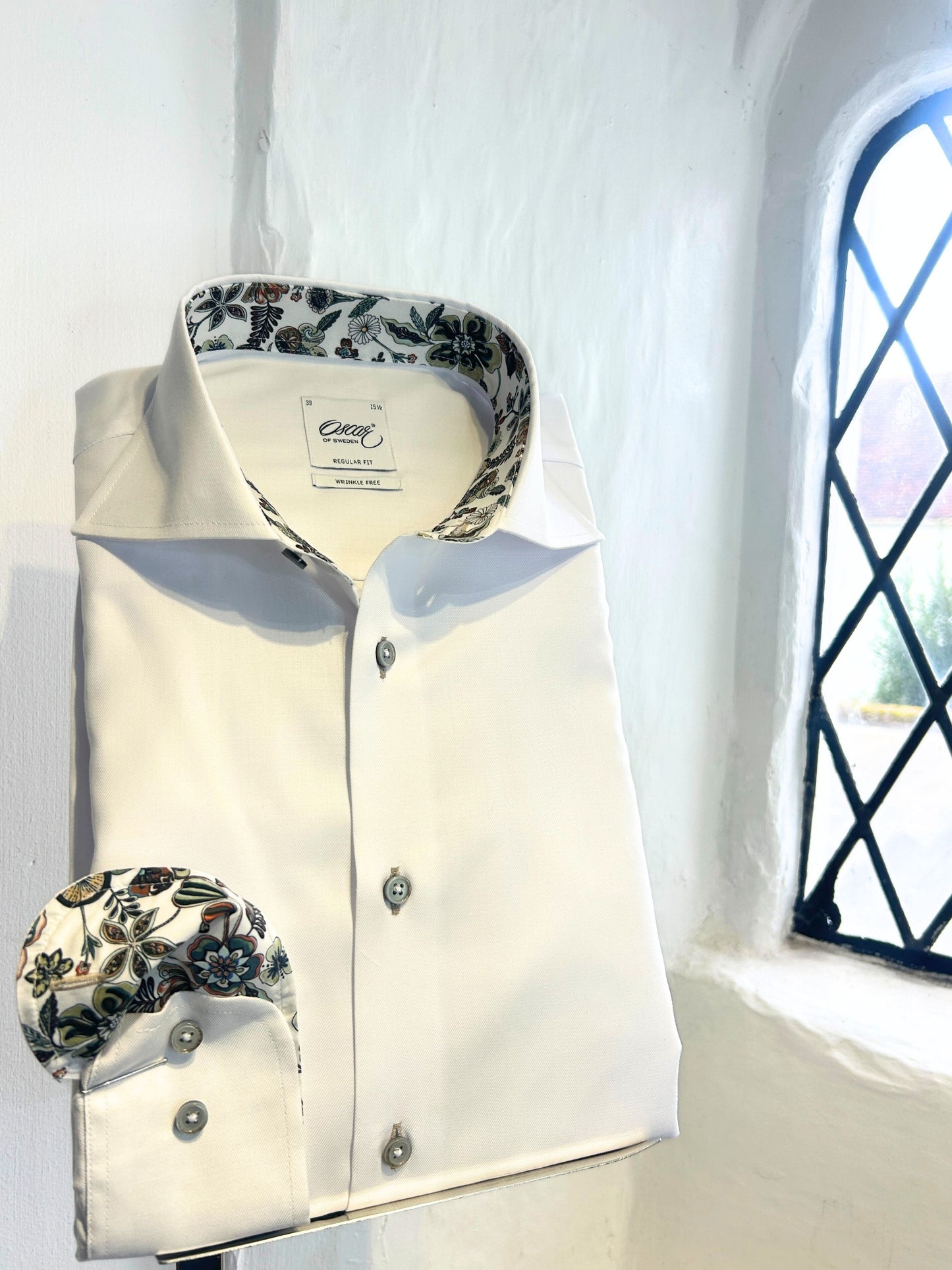 WHITE LONG SLEEVE BUSINESS SHIRT WITH FLORAL TRIM