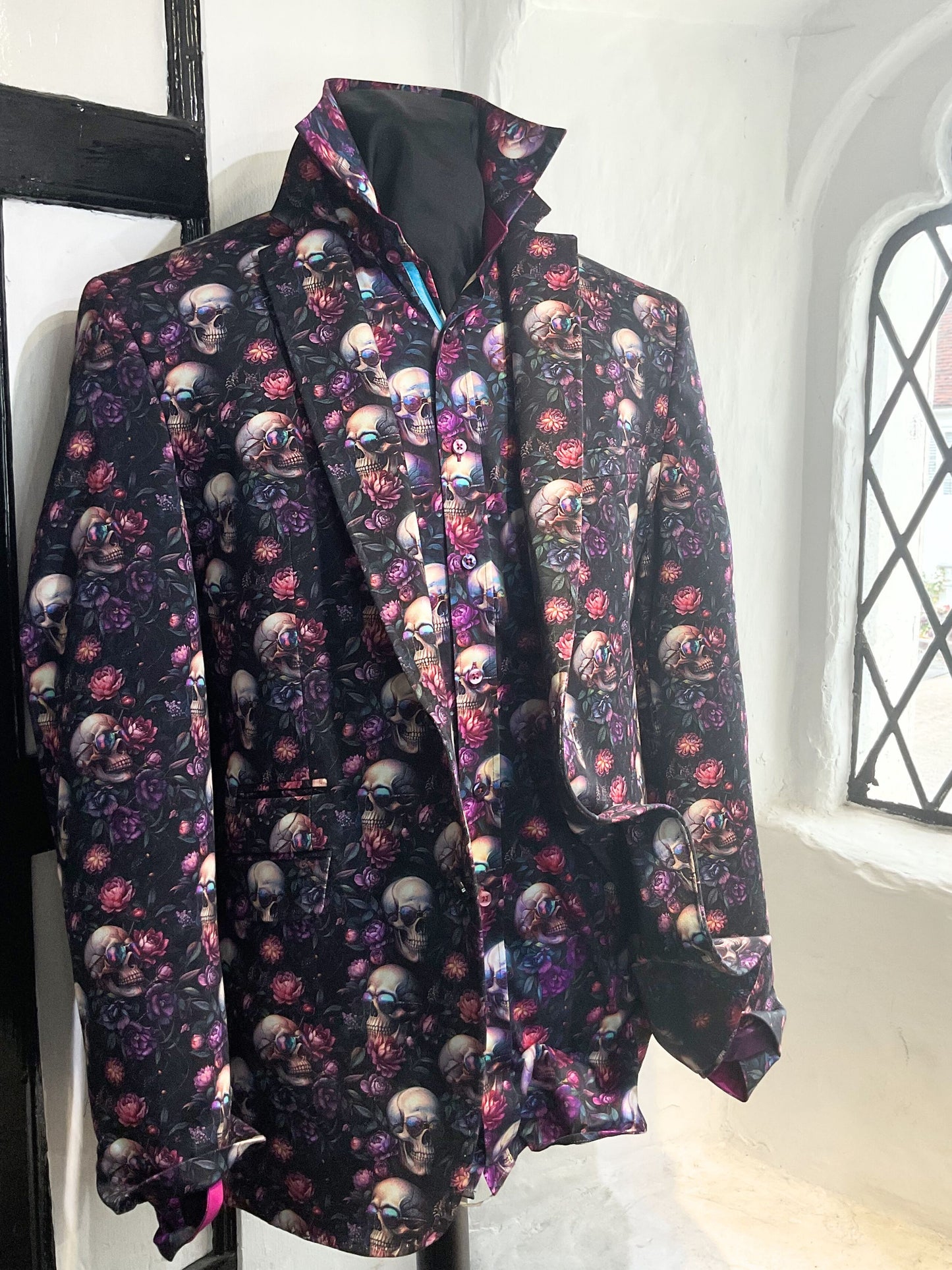 SKULLS AND SUNGLASSES PRINT BLAZER