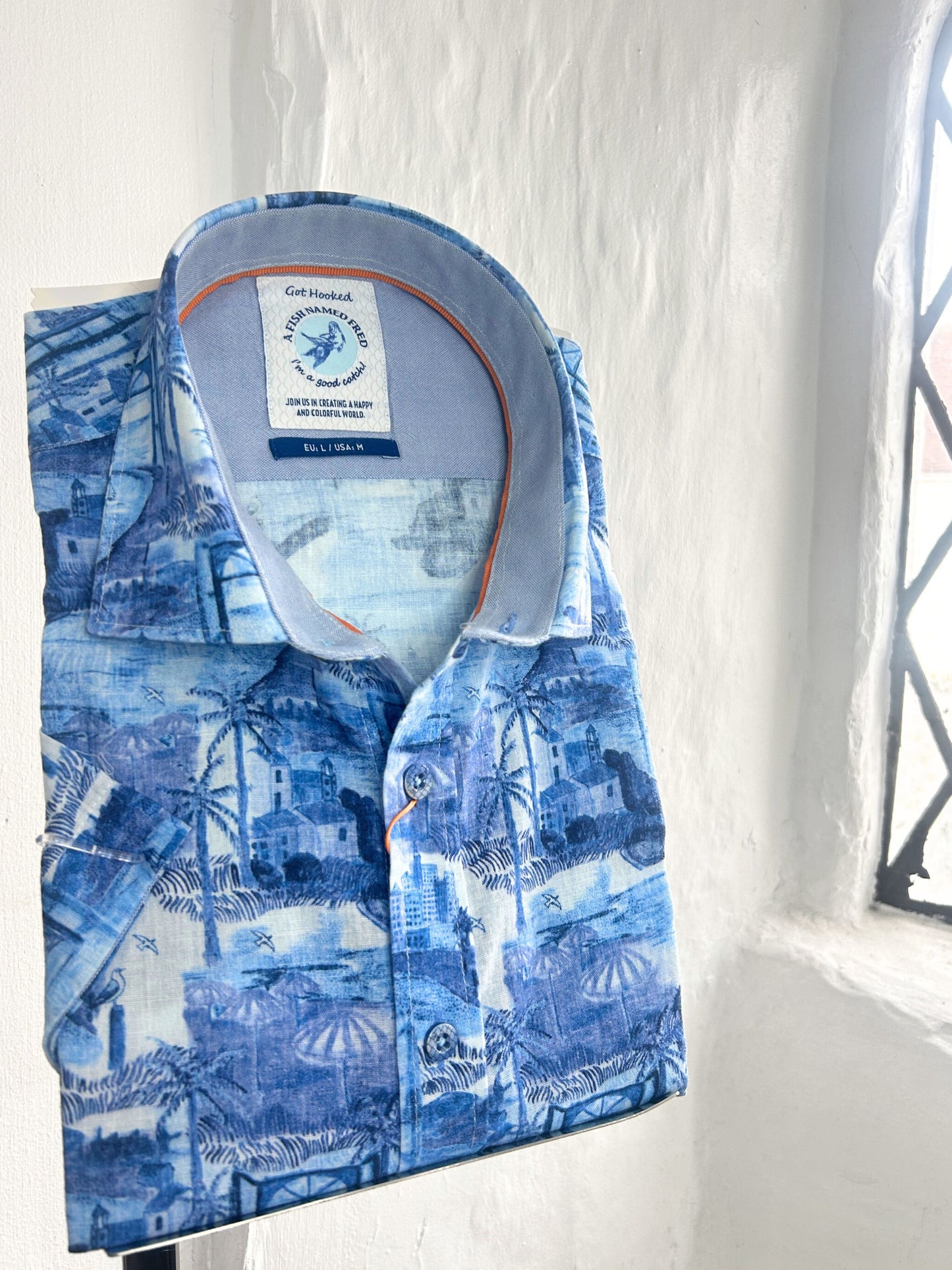 ISLAND PRINT COBALT SHORT SLEEVE SHIRT
