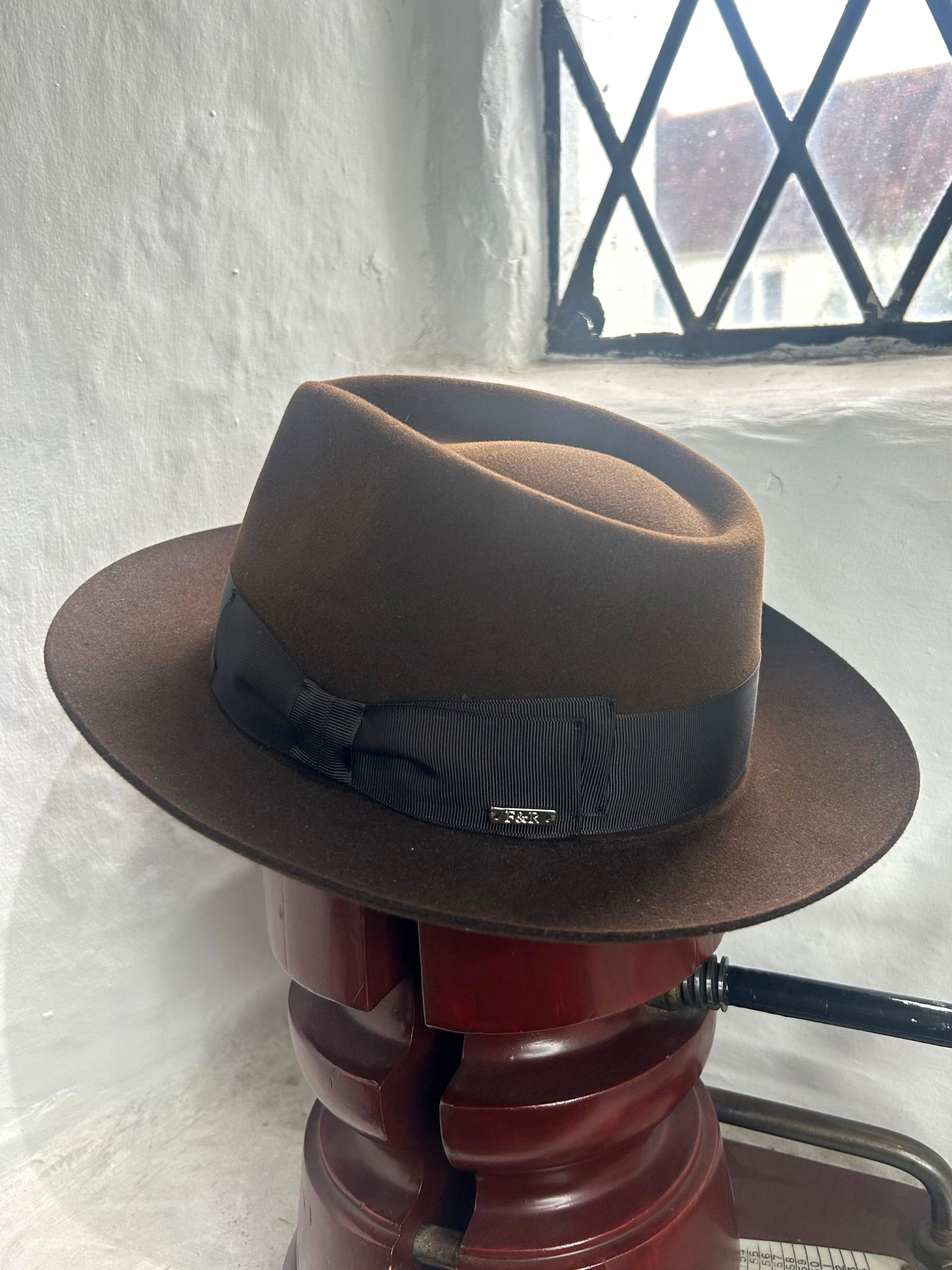 DARK BROWN FEDORA HAT