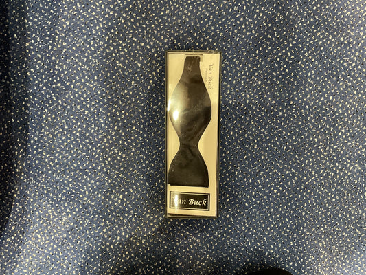 BLACK SILK SELF-TIED BOW TIE