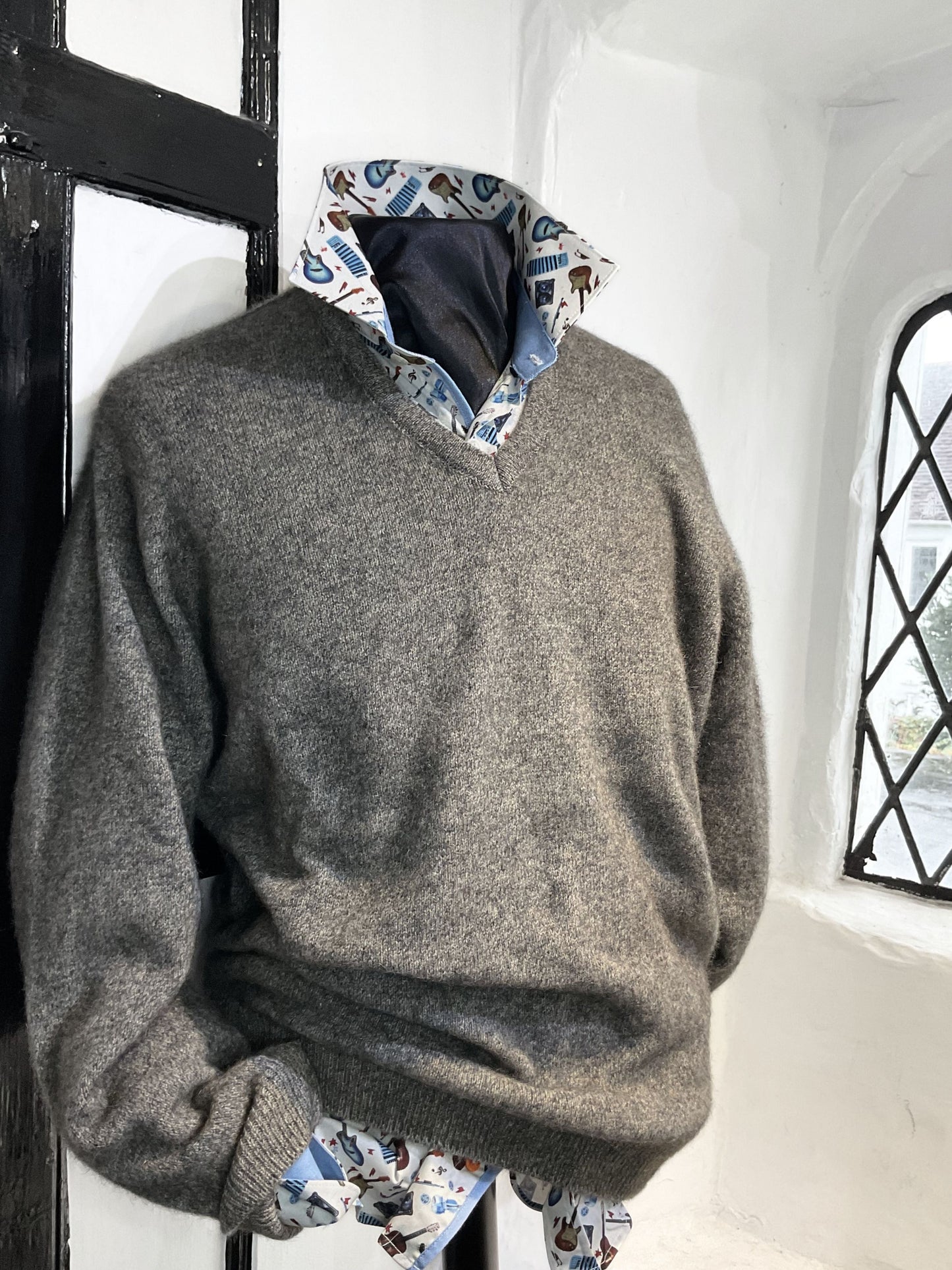 PUMICE GREY V NECK JUMPER