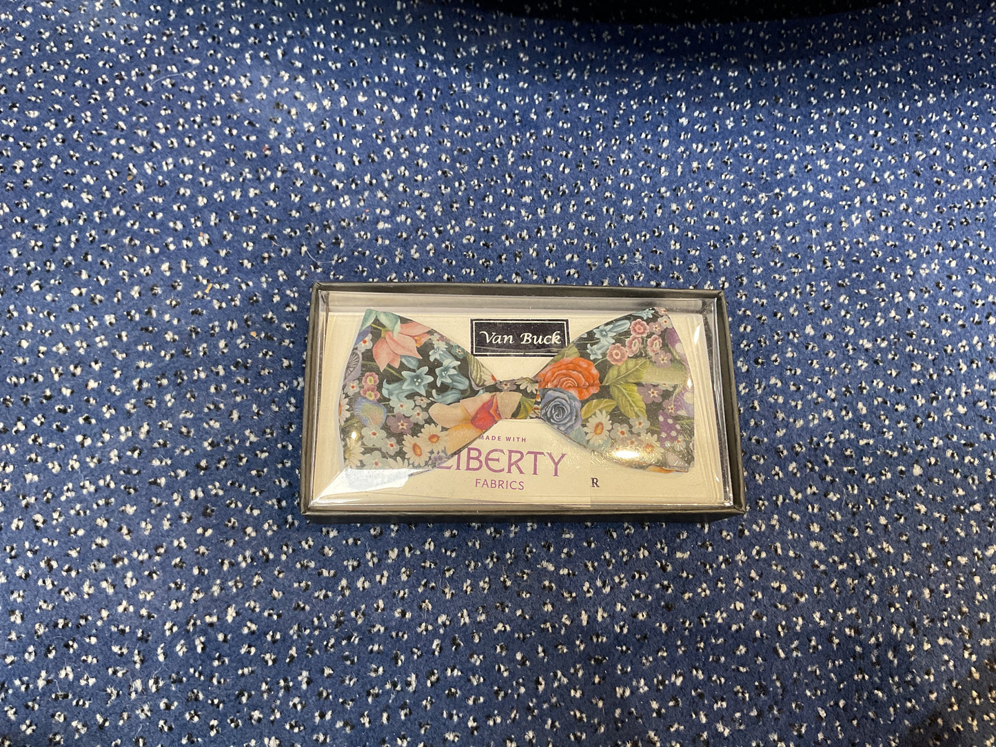 CURIOUS LAND READY TIED BOW TIE MADE WITH LIBERTY FABRIC