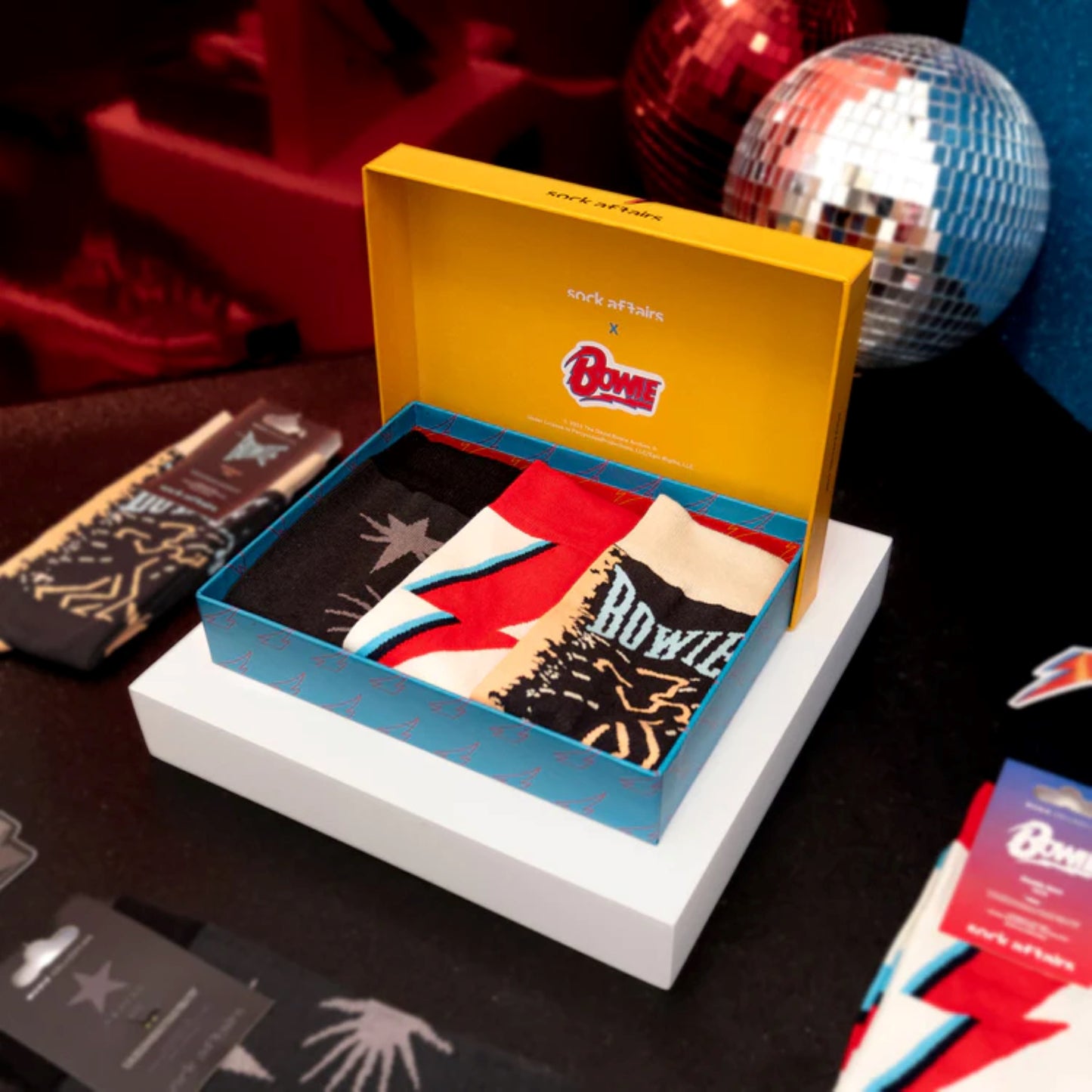 OFFICIAL DAVID BOWIE THREE SOCK GIFTSET