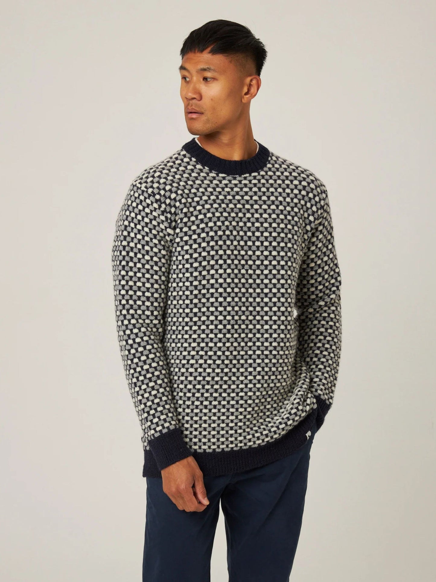 NETWORK CREW NAVY JUMPER