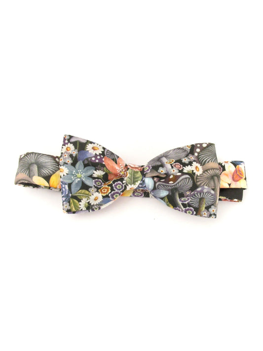 CURIOUS LAND READY TIED BOW TIE MADE WITH LIBERTY FABRIC