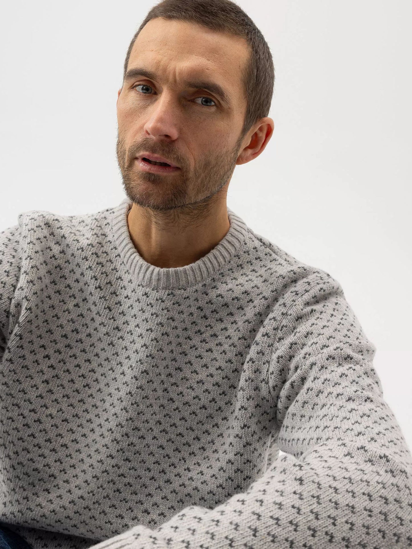 MARBLE GREY AND DARK GREY TORSTEN CREW NECK JUMPER
