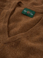 HAMPSHIRE CLASSIC DRIFTWOOD V NECK JUMPER