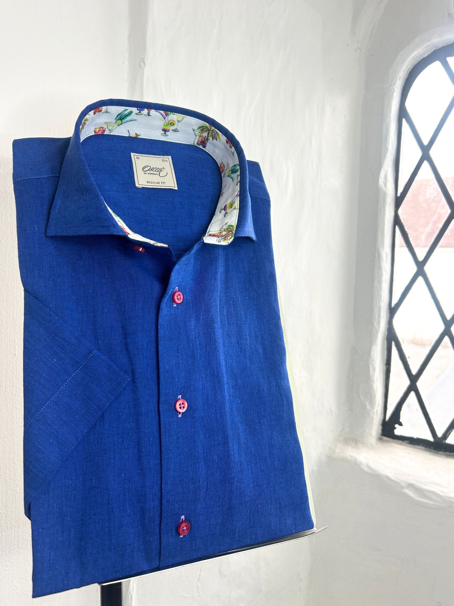 OSCAR DARK BLUE LINEN BLEND SHORT SLEEVE SHIRT WITH COCKTAIL PRINT INSERT